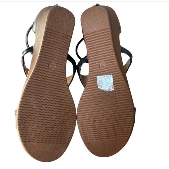 TINSTREE Women's Wedge Comfort Sandal Ankle T-Strap Back Zip Gunmetal Leather  9 - Picture 11 of 14